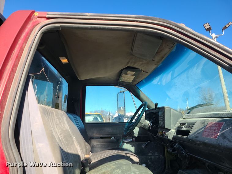 image for item DR7858 1995 GMC TopKick  crane truck