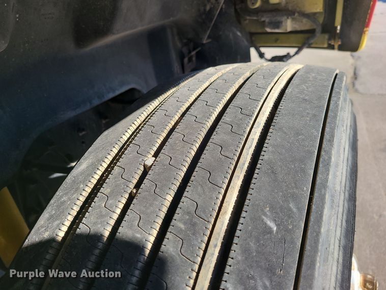 image for item DR7858 1995 GMC TopKick  crane truck