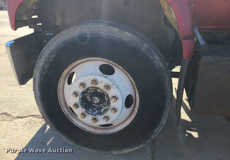 image for item DR7858 1995 GMC TopKick  crane truck