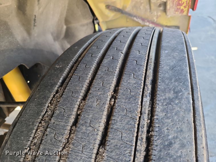 image for item DR7858 1995 GMC TopKick  crane truck