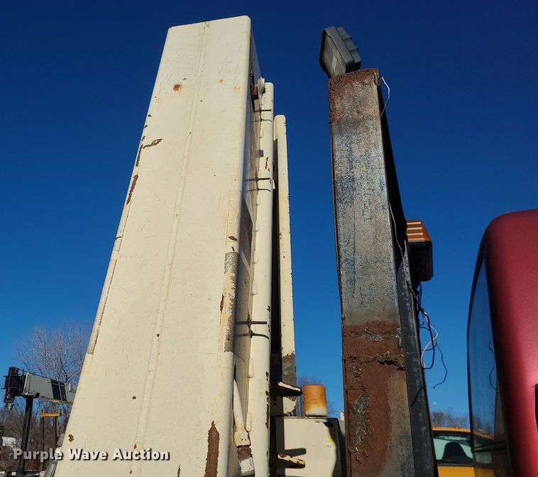 image for item DR7858 1995 GMC TopKick  crane truck