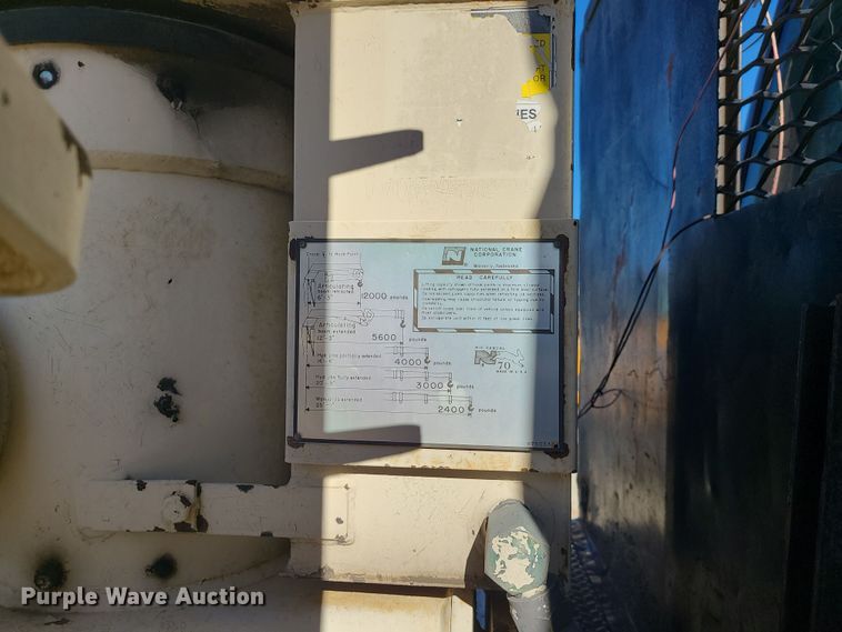 image for item DR7858 1995 GMC TopKick  crane truck