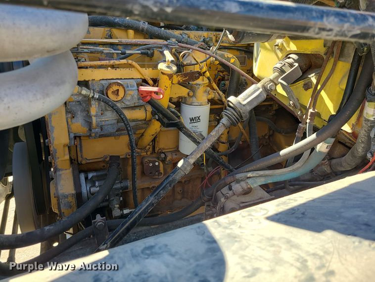 image for item DR7858 1995 GMC TopKick  crane truck