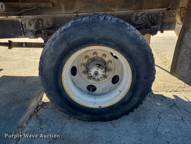 image for item DR7858 1995 GMC TopKick  crane truck