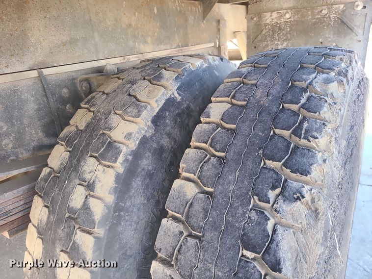 image for item DR7858 1995 GMC TopKick  crane truck