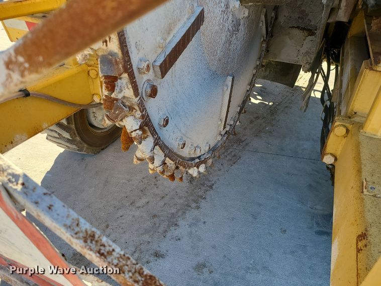 image for item DR7859 1985 Vermeer CC-90  rock saw