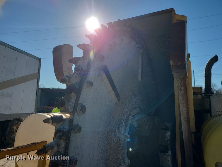 image for item DR7859 1985 Vermeer CC-90  rock saw