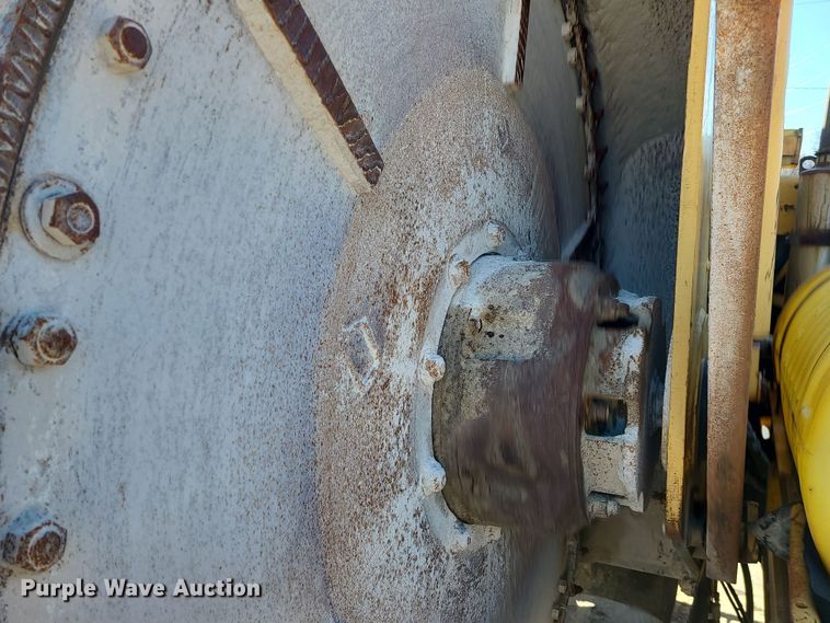 image for item DR7859 1985 Vermeer CC-90  rock saw