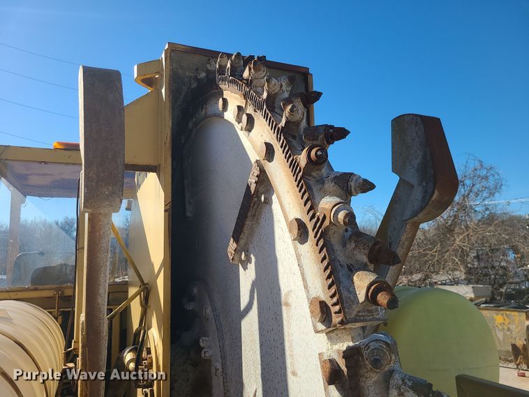 image for item DR7859 1985 Vermeer CC-90  rock saw