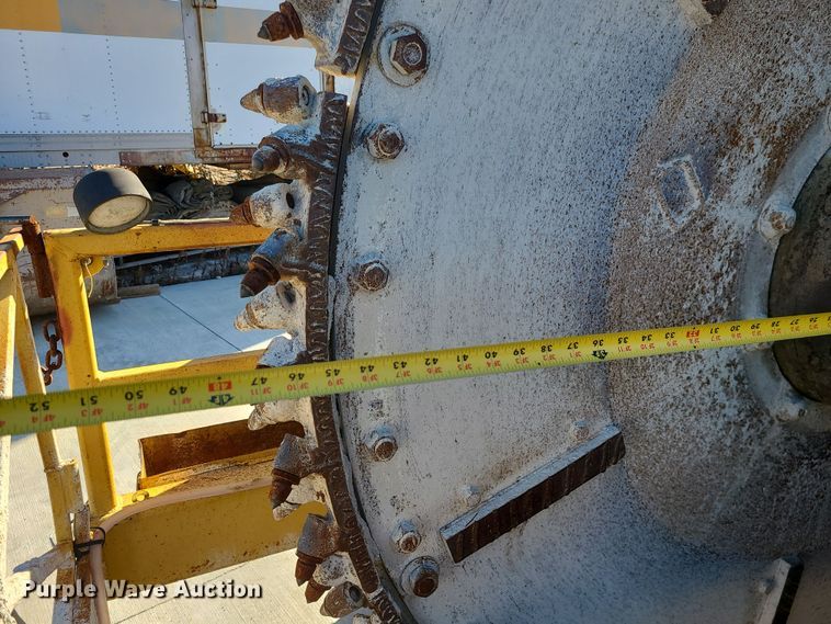 image for item DR7859 1985 Vermeer CC-90  rock saw