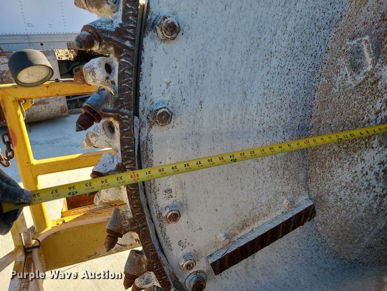 image for item DR7859 1985 Vermeer CC-90  rock saw