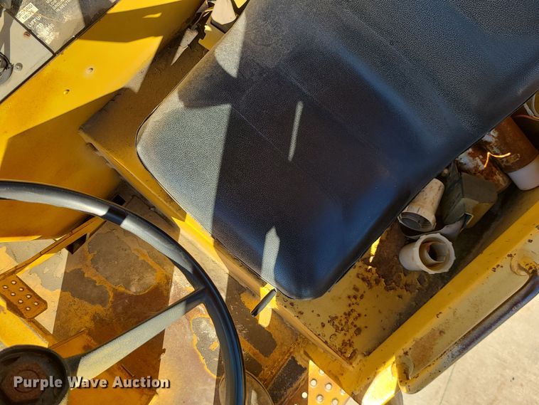 image for item DR7859 1985 Vermeer CC-90  rock saw