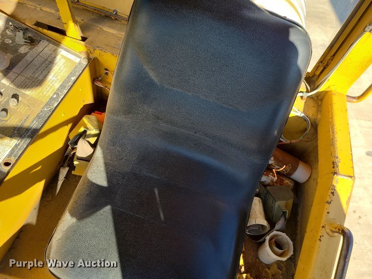 image for item DR7859 1985 Vermeer CC-90  rock saw