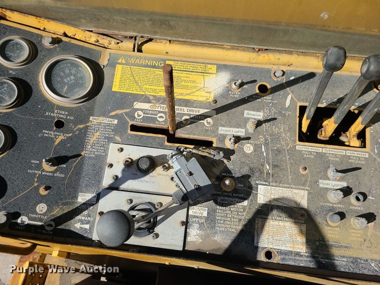 image for item DR7859 1985 Vermeer CC-90  rock saw