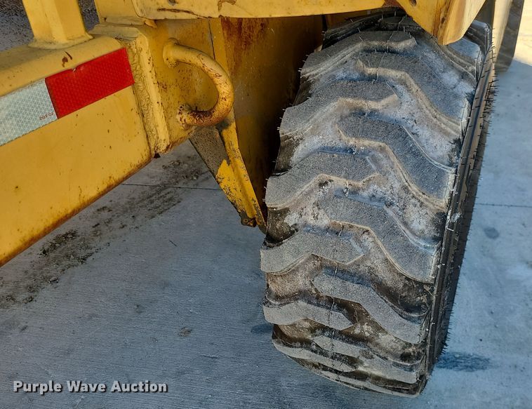 image for item DR7859 1985 Vermeer CC-90  rock saw