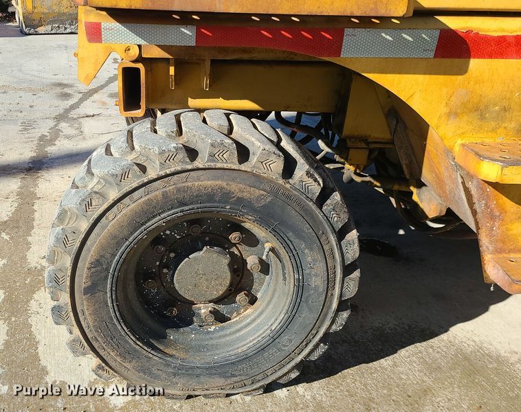 image for item DR7859 1985 Vermeer CC-90  rock saw