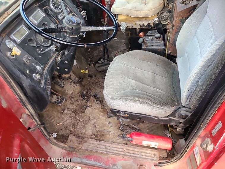 image for item DR7864 1993 Ford LT8000  dump truck