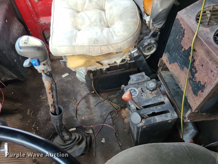 image for item DR7864 1993 Ford LT8000  dump truck