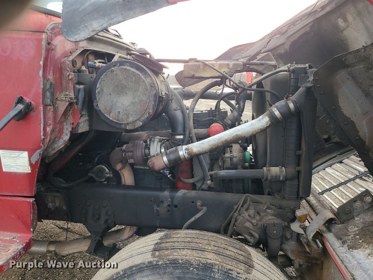 image for item DR7864 1993 Ford LT8000  dump truck