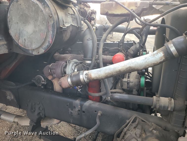 image for item DR7864 1993 Ford LT8000  dump truck