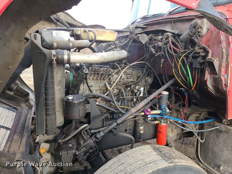 image for item DR7864 1993 Ford LT8000  dump truck