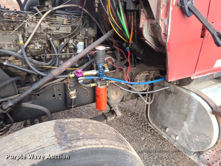 image for item DR7864 1993 Ford LT8000  dump truck