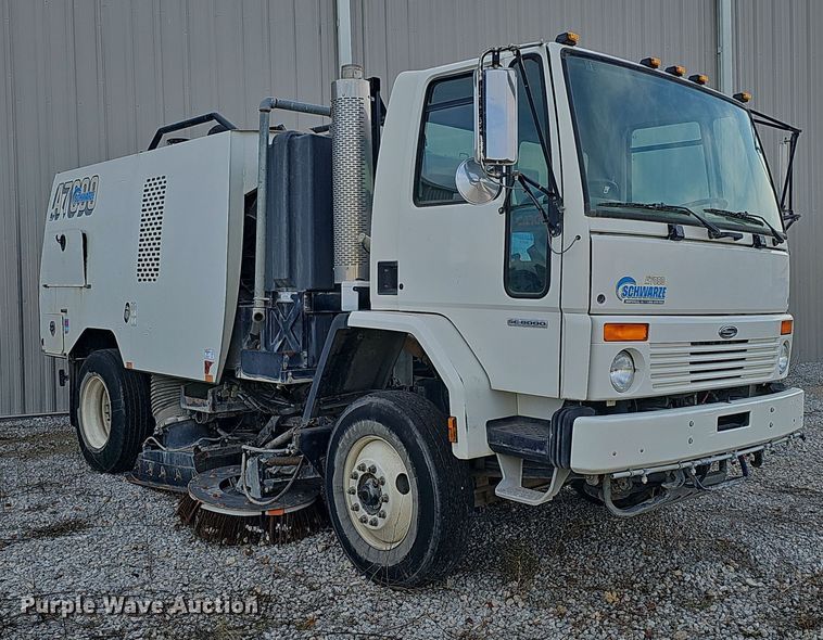 image for item DS5724 2007 Sterling SC8000  street sweeper truck