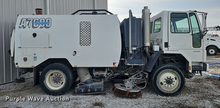 image for item DS5724 2007 Sterling SC8000  street sweeper truck