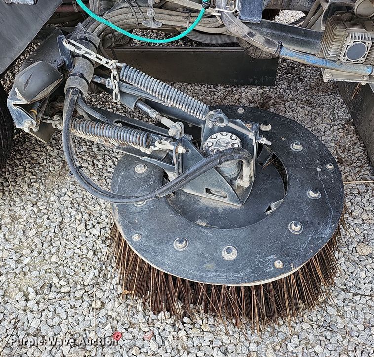 image for item DS5724 2007 Sterling SC8000  street sweeper truck