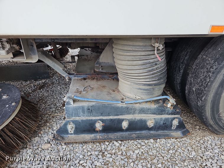 image for item DS5724 2007 Sterling SC8000  street sweeper truck