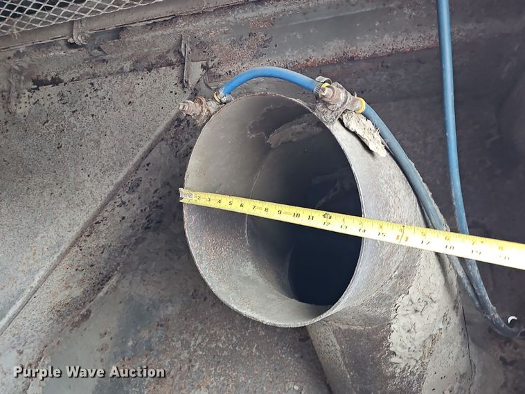 image for item DS5724 2007 Sterling SC8000  street sweeper truck