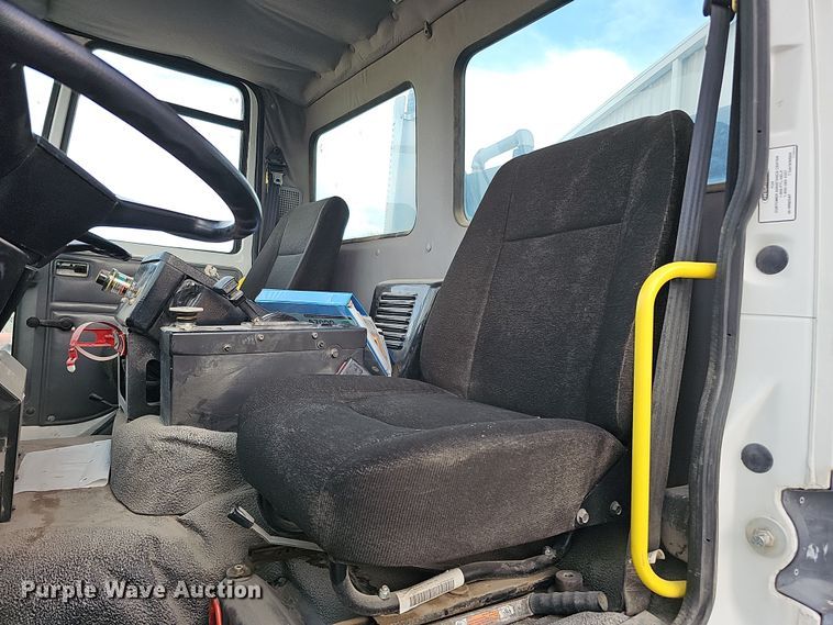 image for item DS5724 2007 Sterling SC8000  street sweeper truck