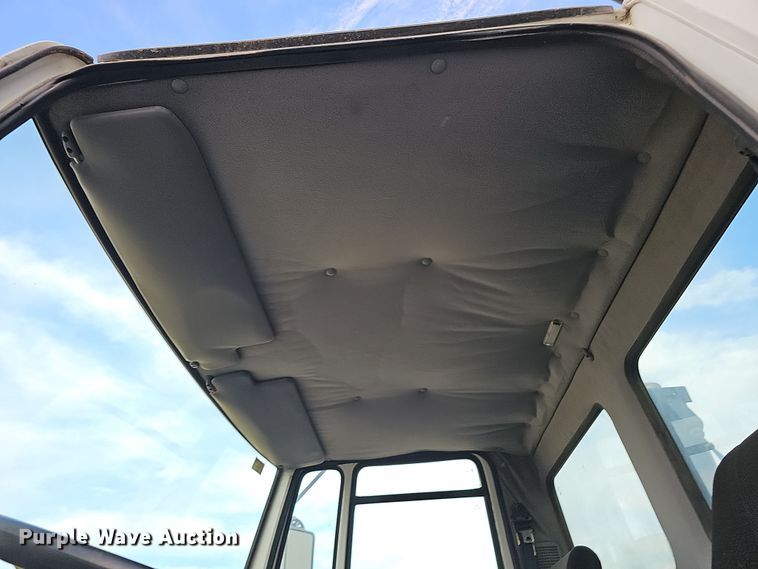 image for item DS5724 2007 Sterling SC8000  street sweeper truck