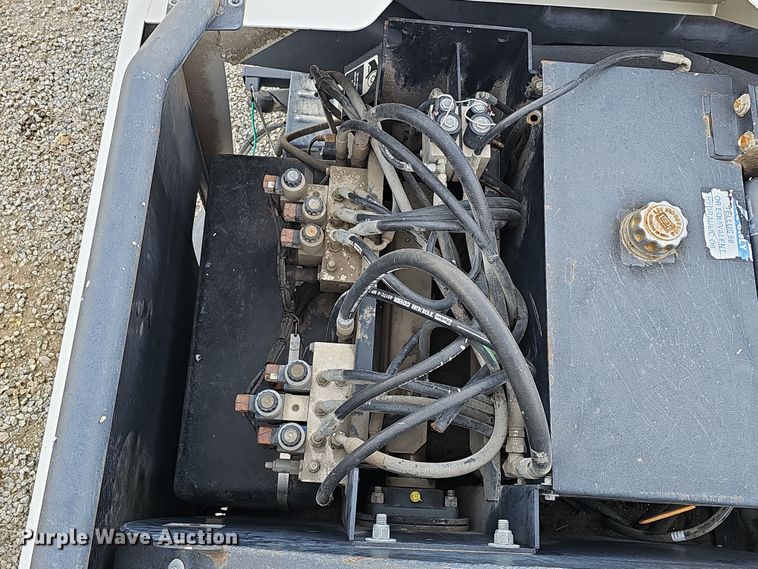 image for item DS5724 2007 Sterling SC8000  street sweeper truck