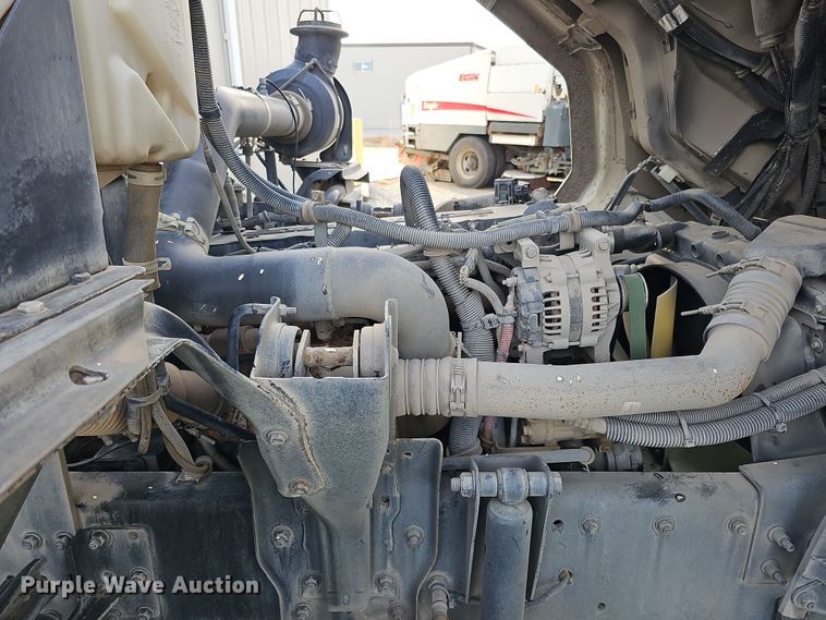 image for item DS5724 2007 Sterling SC8000  street sweeper truck