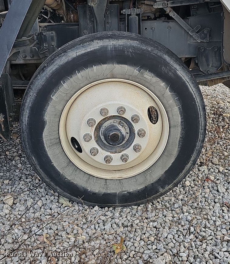 image for item DS5724 2007 Sterling SC8000  street sweeper truck