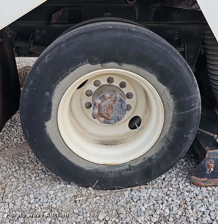 image for item DS5724 2007 Sterling SC8000  street sweeper truck