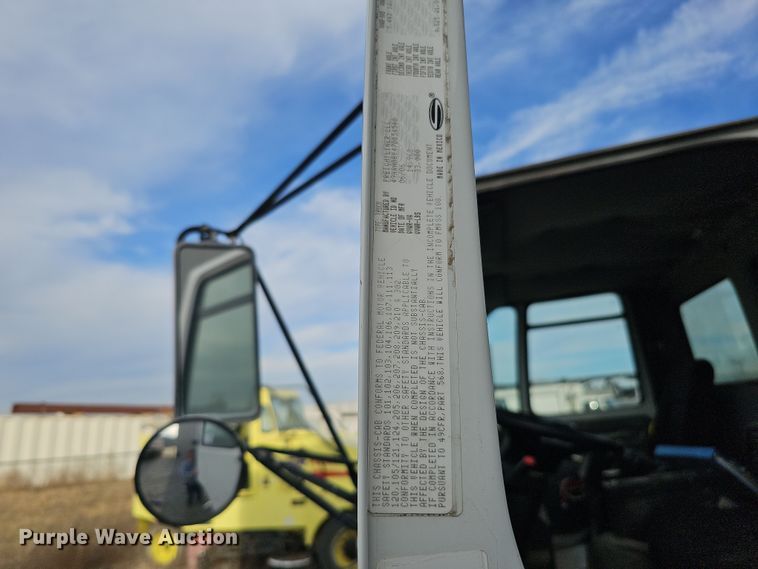 image for item DS5724 2007 Sterling SC8000  street sweeper truck