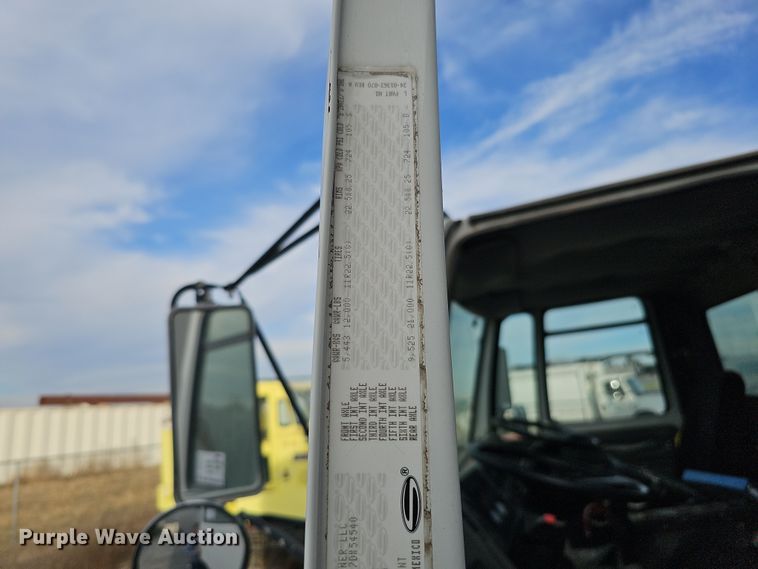 image for item DS5724 2007 Sterling SC8000  street sweeper truck