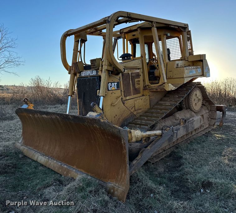 image for item DW5000 Caterpillar D6H  dozer