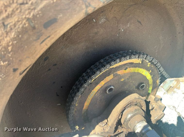 image for item EI0552 2002 International 2574  vacuum truck