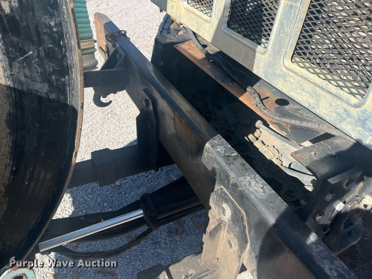 image for item EI0552 2002 International 2574  vacuum truck