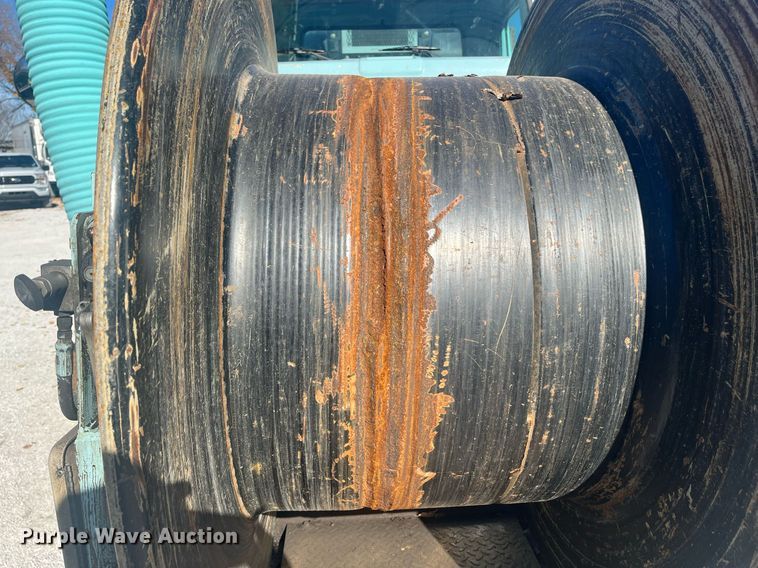 image for item EI0552 2002 International 2574  vacuum truck