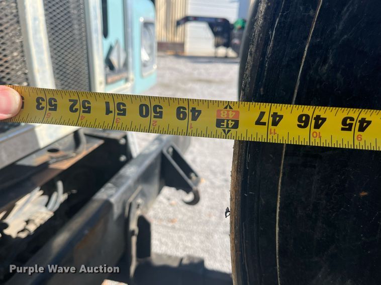 image for item EI0552 2002 International 2574  vacuum truck