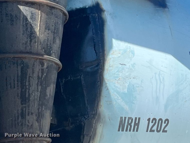 image for item EI0552 2002 International 2574  vacuum truck