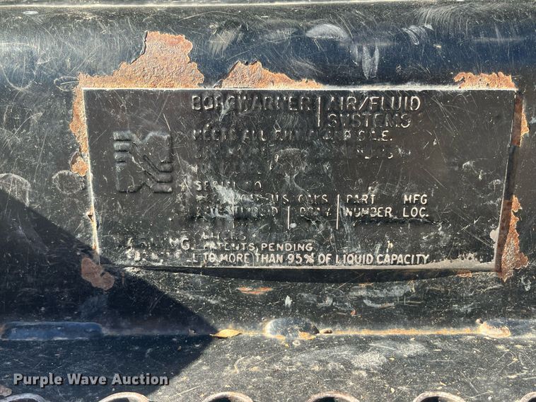 image for item EI0552 2002 International 2574  vacuum truck