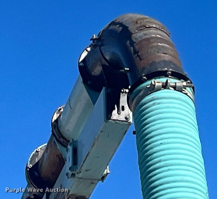 image for item EI0552 2002 International 2574  vacuum truck