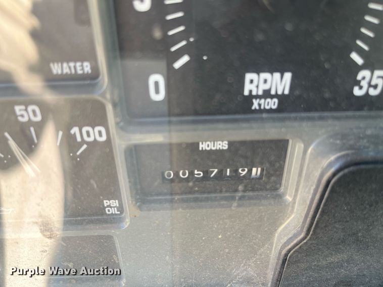 image for item EI0552 2002 International 2574  vacuum truck