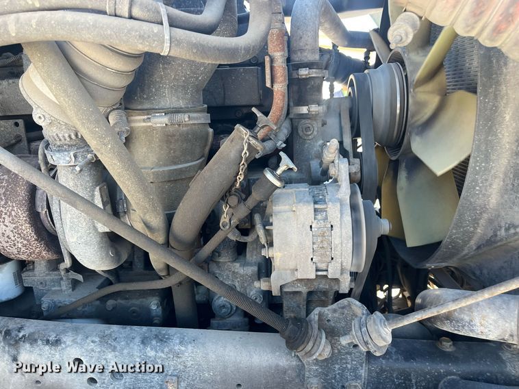 image for item EI0552 2002 International 2574  vacuum truck