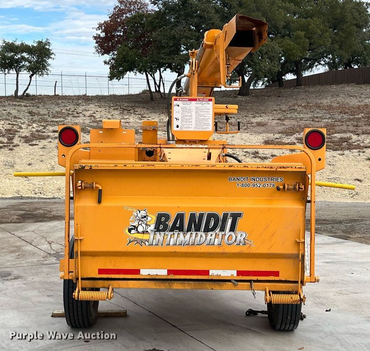 image for item EI0555 Bandit 990  wood chipper
